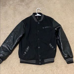 Men’s medium black bomber jacket